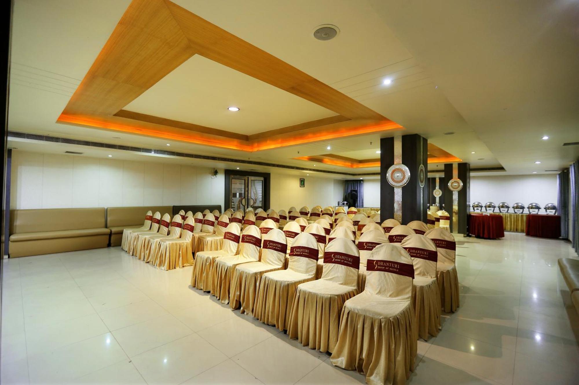 Hotel Sitara Grand Hyderabad Exterior foto