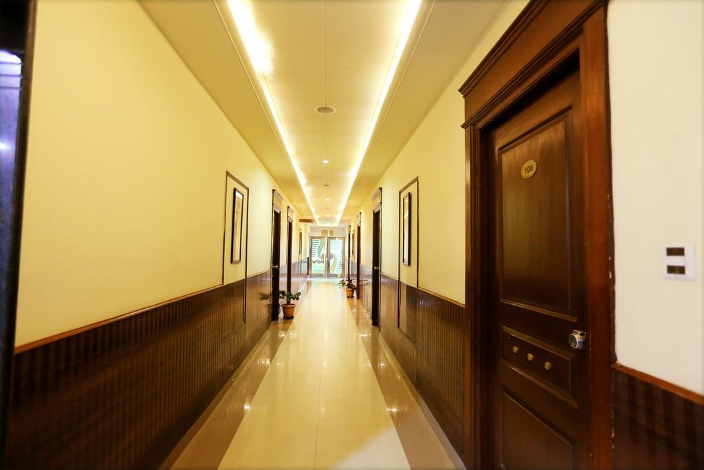 Hotel Sitara Grand Hyderabad Exterior foto